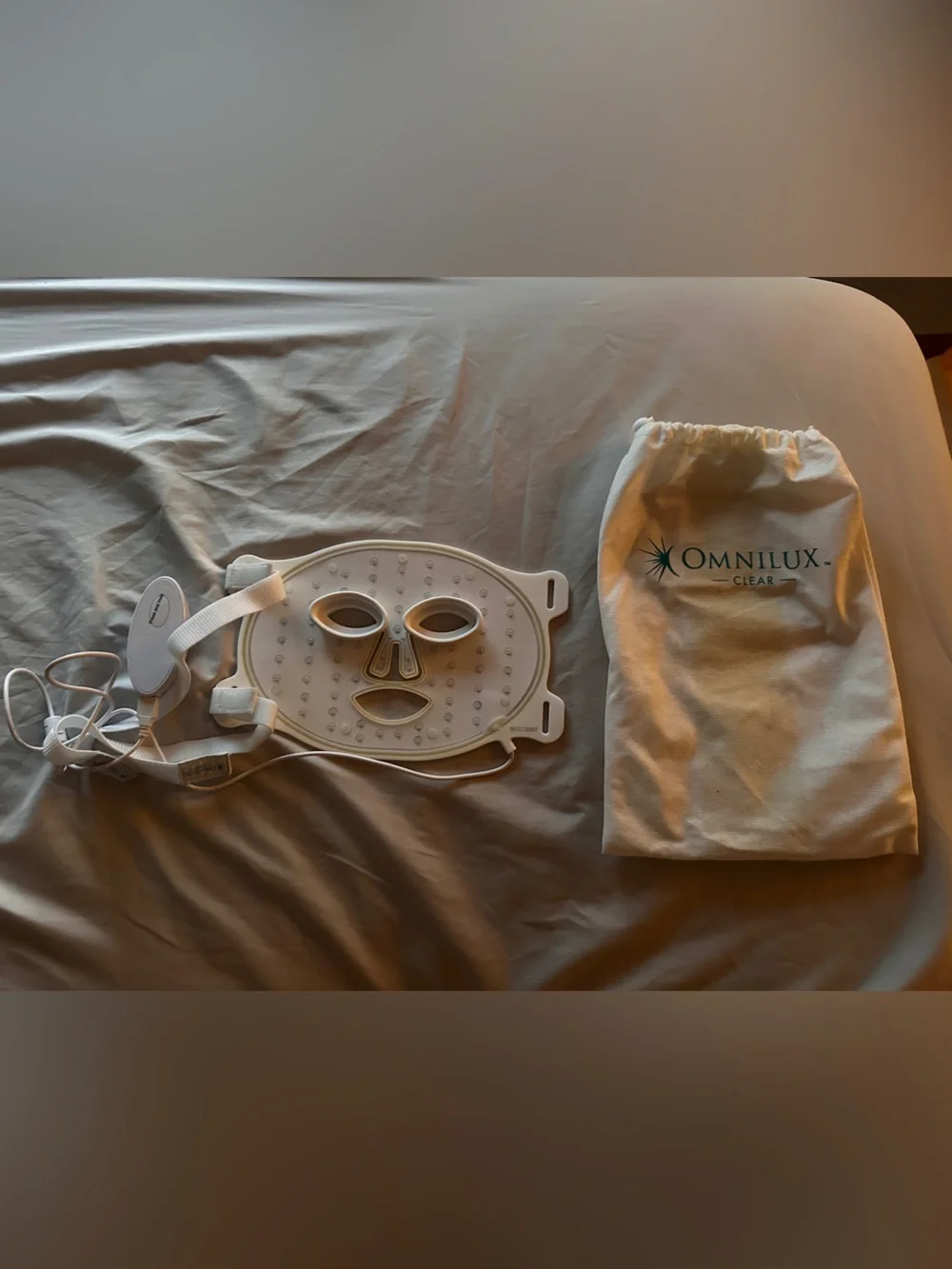 Omnilux Clear LED Therapy Facial Mask in White and Mint